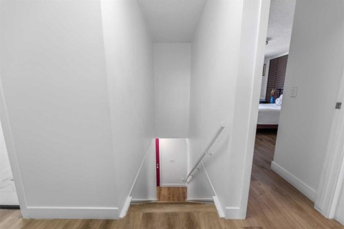 40 Pinecliff Close Ne, Calgary, AB - Indoor Photo Showing Other Room