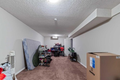 40 Pinecliff Close Ne, Calgary, AB - Indoor Photo Showing Other Room