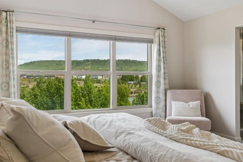 126 Riviera View, Cochrane, AB 