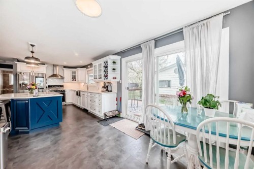 5224 19 Avenue Nw, Calgary, AB - Indoor Photo Showing Dining Room