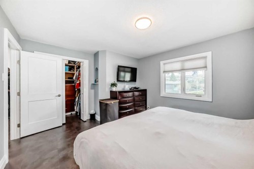 5224 19 Avenue Nw, Calgary, AB - Indoor Photo Showing Bedroom