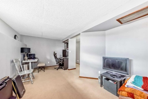 5224 19 Avenue Nw, Calgary, AB - Indoor