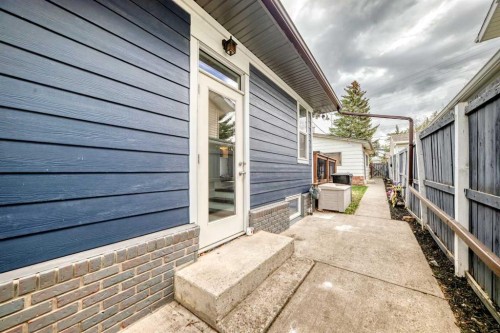 5224 19 Avenue Nw, Calgary, AB - Outdoor With Exterior