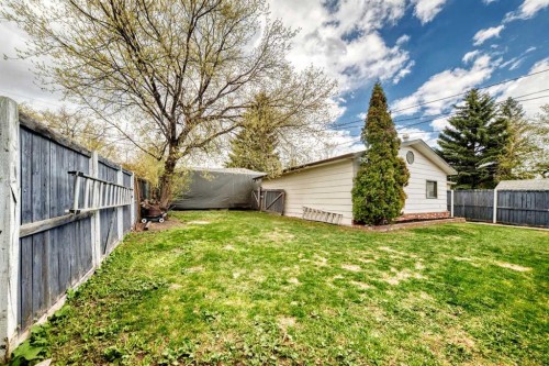 5224 19 Avenue Nw, Calgary, AB - Outdoor