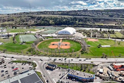 5224 19 Avenue Nw, Calgary, AB - Outdoor With View