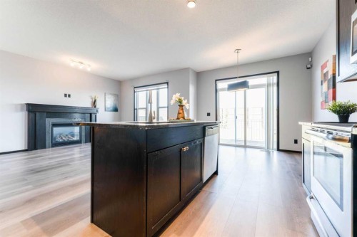 277 Panora Way Nw, Calgary, AB - Indoor Photo Showing Kitchen