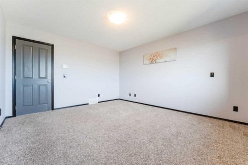 277 Panora Way Nw, Calgary, AB - Indoor Photo Showing Other Room