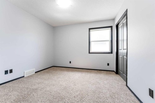 277 Panora Way Nw, Calgary, AB - Indoor Photo Showing Other Room