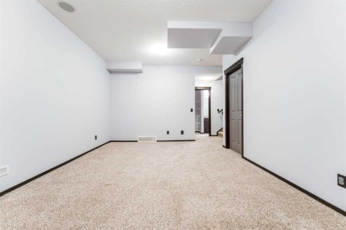 277 Panora Way Nw, Calgary, AB - Indoor Photo Showing Other Room