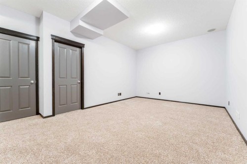 277 Panora Way Nw, Calgary, AB - Indoor Photo Showing Other Room