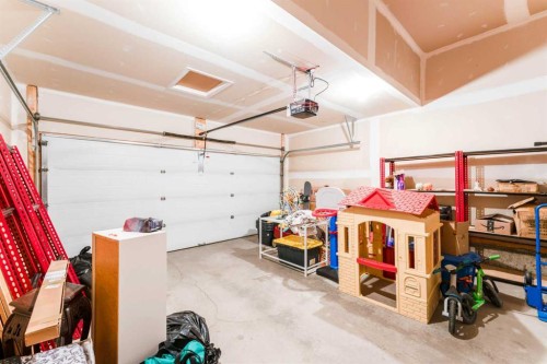 277 Panora Way Nw, Calgary, AB - Indoor Photo Showing Garage