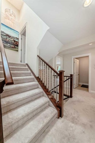 60 Hong Kong Road Sw, Calgary, AB - Indoor Photo Showing Other Room