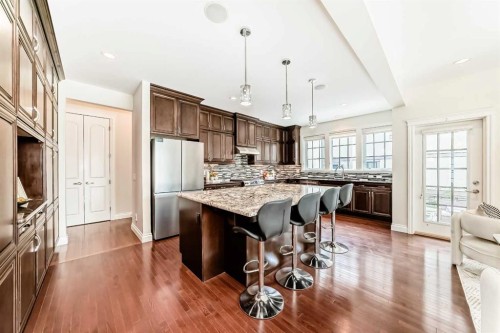 60 Hong Kong Road Sw, Calgary, AB - Indoor Photo Showing Kitchen With Upgraded Kitchen