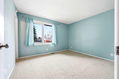 103 Thorson Crescent, Okotoks, AB - Indoor Photo Showing Other Room