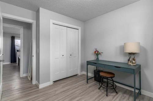 36 Bearberry Crescent Nw, Calgary, AB - Indoor Photo Showing Other Room