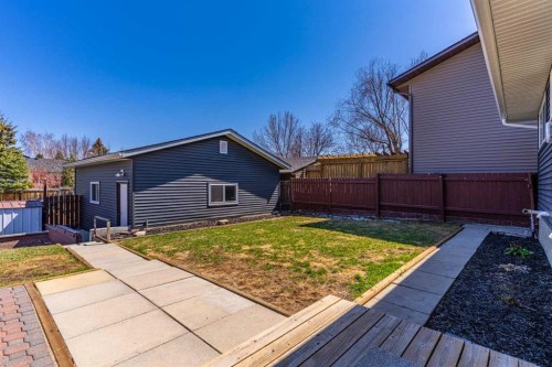 36 Bearberry Crescent Nw, Calgary, AB - Outdoor With Exterior
