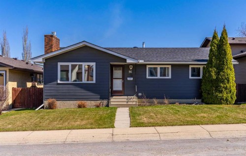 36 Bearberry Crescent Nw, Calgary, AB - Outdoor With Facade