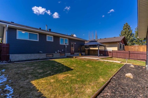 36 Bearberry Crescent Nw, Calgary, AB - Outdoor