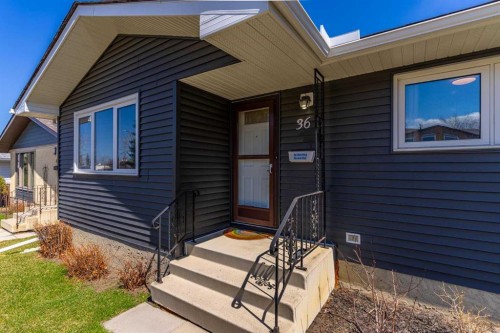 36 Bearberry Crescent Nw, Calgary, AB - Outdoor With Exterior