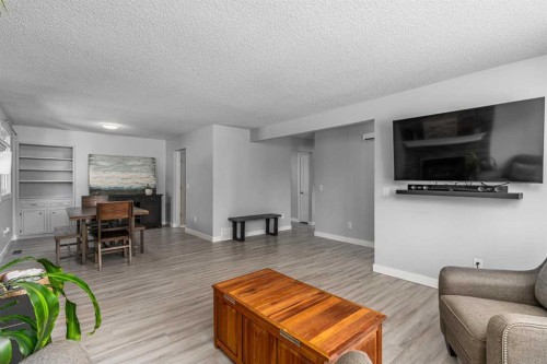 36 Bearberry Crescent Nw, Calgary, AB - Indoor Photo Showing Living Room
