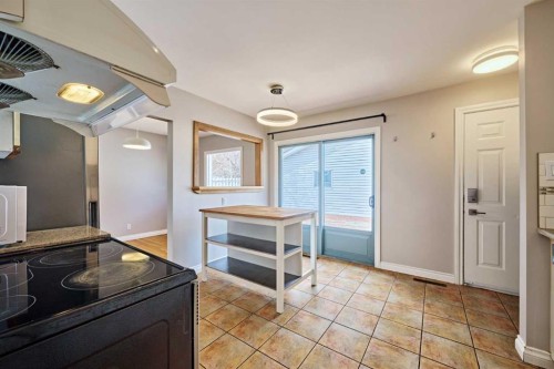 612 101 Avenue Sw, Calgary, AB - Indoor