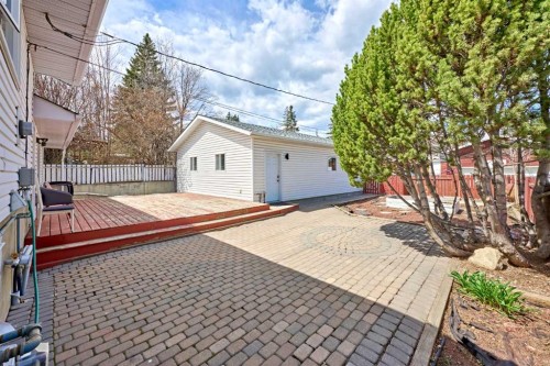 612 101 Avenue Sw, Calgary, AB - Outdoor With Exterior