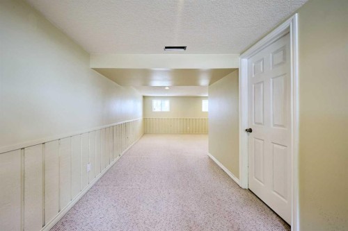 612 101 Avenue Sw, Calgary, AB - Indoor Photo Showing Other Room