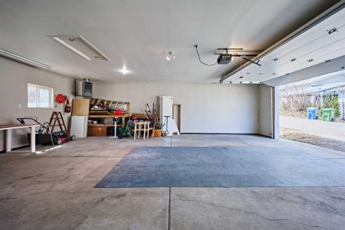612 101 Avenue Sw, Calgary, AB - Indoor