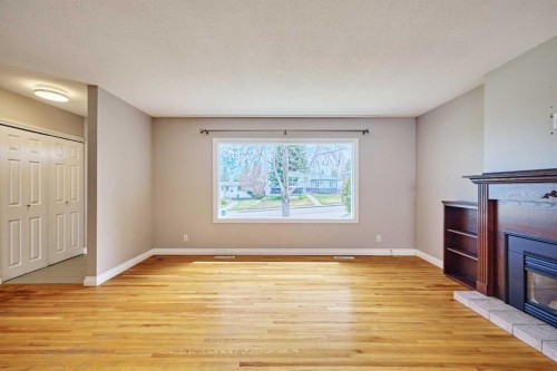 612 101 Avenue Sw, Calgary, AB - Indoor With Fireplace