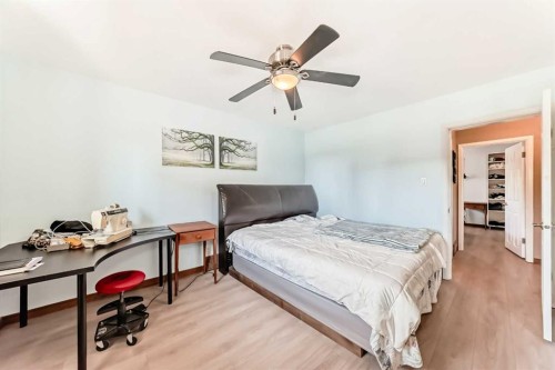 604 69 Avenue Sw, Calgary, AB - Indoor Photo Showing Bedroom
