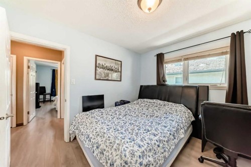 604 69 Avenue Sw, Calgary, AB - Indoor Photo Showing Bedroom