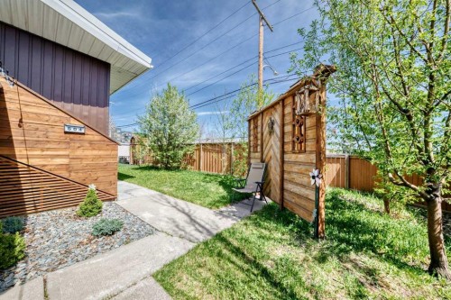 604 69 Avenue Sw, Calgary, AB - Outdoor