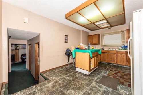 27 Ventura Way Ne, Calgary, AB - Indoor Photo Showing Other Room