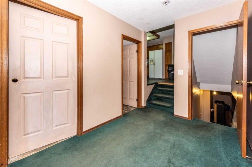 27 Ventura Way Ne, Calgary, AB - Indoor Photo Showing Other Room