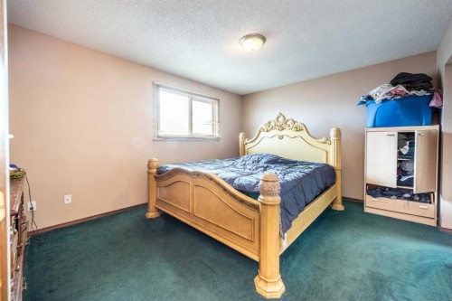 27 Ventura Way Ne, Calgary, AB - Indoor Photo Showing Bedroom
