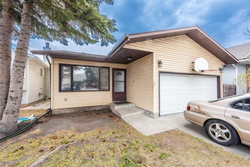 27 Ventura Way Ne, Calgary, AB - Outdoor With Exterior