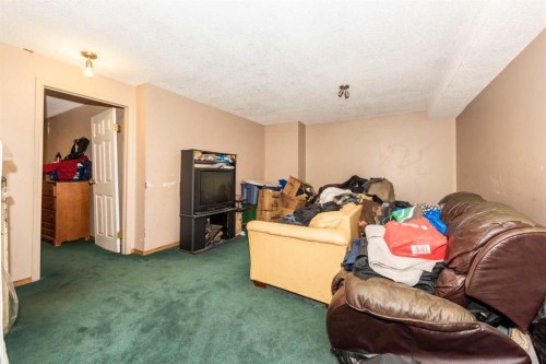 27 Ventura Way Ne, Calgary, AB - Indoor