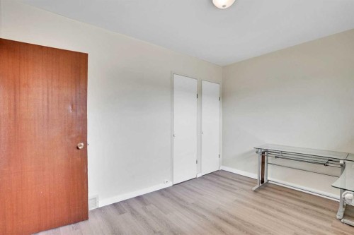 8316 43 Avenue Nw, Calgary, AB - Indoor Photo Showing Other Room
