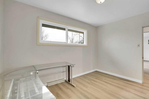 8316 43 Avenue Nw, Calgary, AB - Indoor Photo Showing Other Room