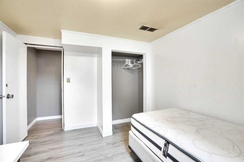 8316 43 Avenue Nw, Calgary, AB - Indoor
