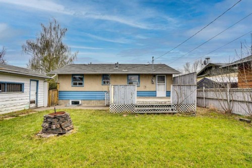 8316 43 Avenue Nw, Calgary, AB - Outdoor