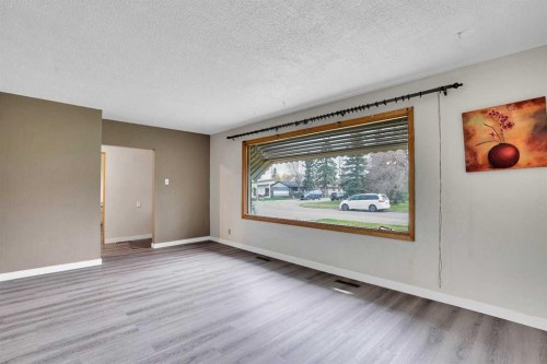 8316 43 Avenue Nw, Calgary, AB - Indoor