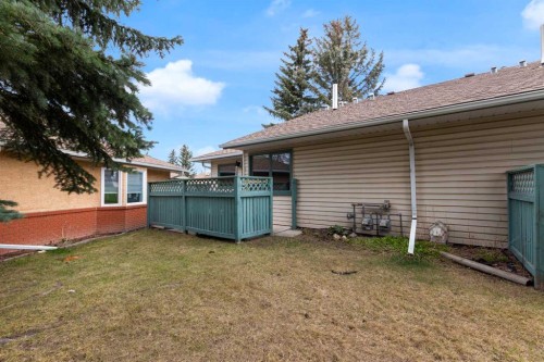 2831 Dovely Park Se, Calgary, AB - Outdoor With Exterior