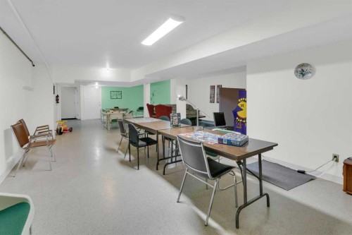 2831 Dovely Park Se, Calgary, AB - Indoor