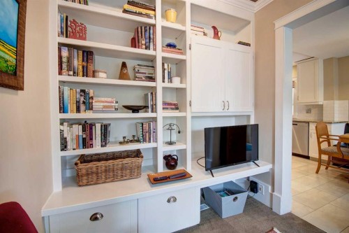 616 9 Avenue Ne, Calgary, AB - Indoor