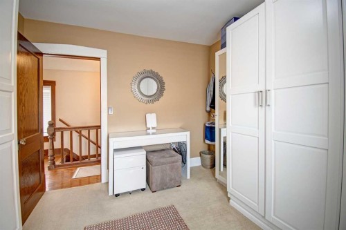 616 9 Avenue Ne, Calgary, AB - Indoor Photo Showing Other Room