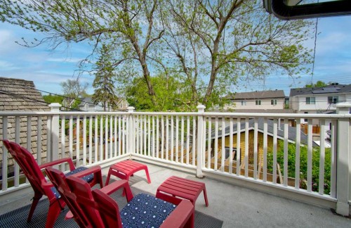 616 9 Avenue Ne, Calgary, AB - Outdoor With Deck Patio Veranda