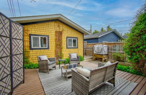 616 9 Avenue Ne, Calgary, AB - Outdoor With Deck Patio Veranda With Exterior