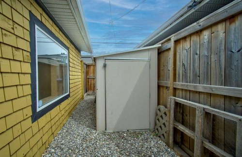 616 9 Avenue Ne, Calgary, AB - Outdoor With Exterior