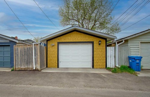 616 9 Avenue Ne, Calgary, AB - Outdoor